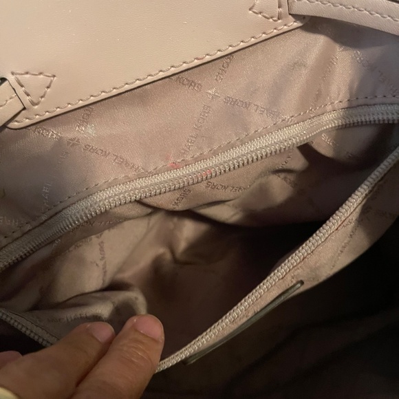 Michael Kors Large blush and cream backpack - Picture 9 of 12